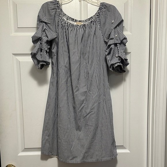 Prelude Dresses & Skirts - Striped Dress with Ruffled Sleeves with Pearls